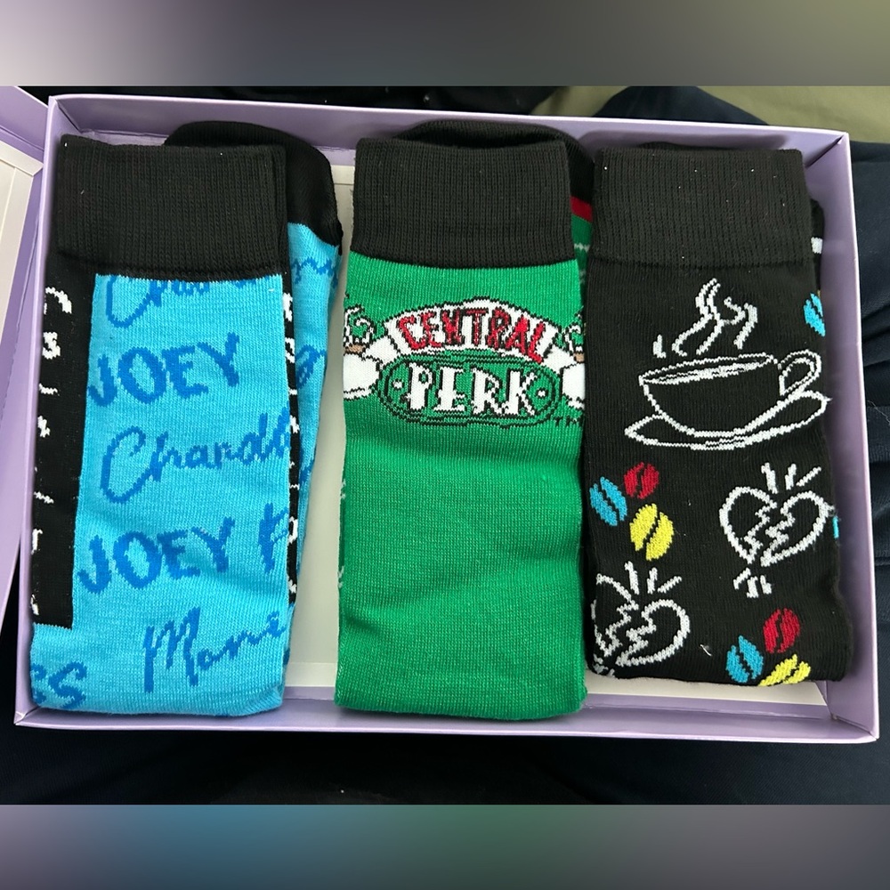 BRAND NEW Friends Men's Socks